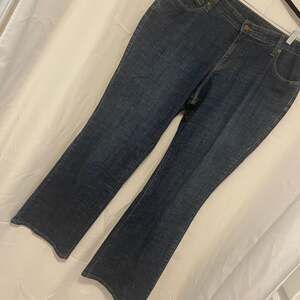 Levi’s 18M Bootcut Jeans Stretch Dark Wash Embellished‎ Pocket Plus Size